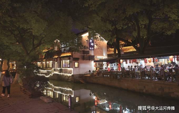 我是小学六年级的语文老师，有一位女生，文采超过了我，我该怎么办？游戏画面